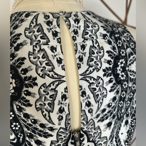 Maggy London Black, White, Purple Ombré A-line Midi Dress Halter Neckline (878) - Picture 12 of 17